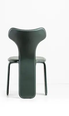 Fly chair, by Tiago Roberto Borges Curioni