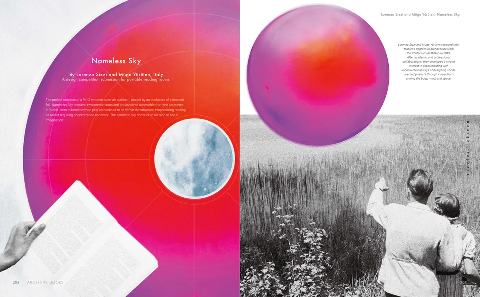 Un disco rosa y naranja con un libro y una abertura redonda, y una pareja que señala una esfera rosa sobre un campo
